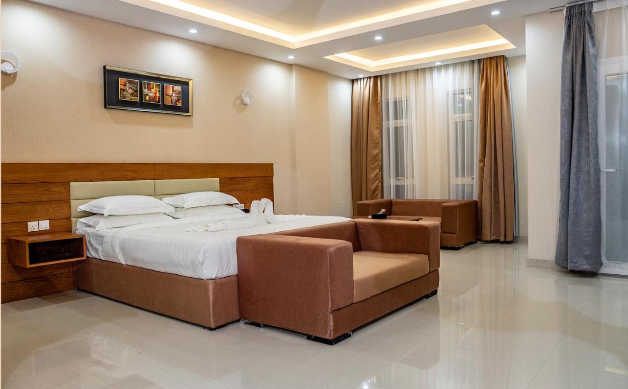 Red-5 - Al Safa Suites Салала Экстерьер фото